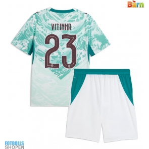 Billiga Portugal Vitinha #23 Bortatröja Barn VM 2026 Kortärmad (+ Korta byxor)